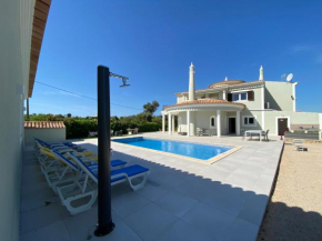GRANDE VILLA LORIDA
